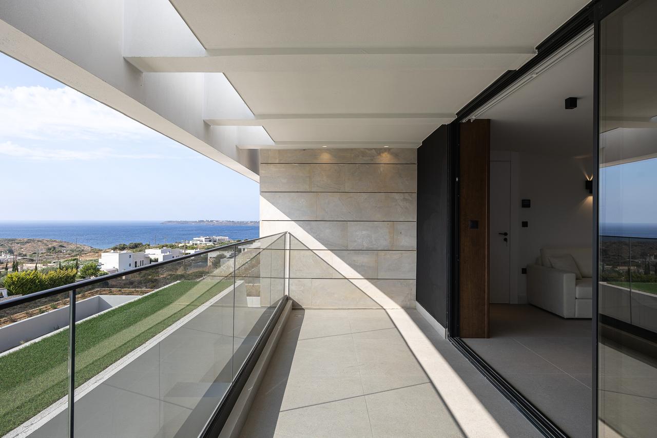 The private terrace running the length of the primary suite